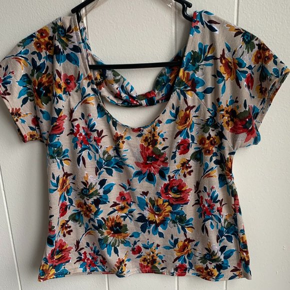 Full Tilt Scoop Neck & Back T-Shirt with Floral Pattern & Back Strap Detailing - Picture 2 of 5